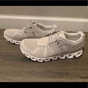 Women’s On Cloud Flow Road Running Shoes Size 7